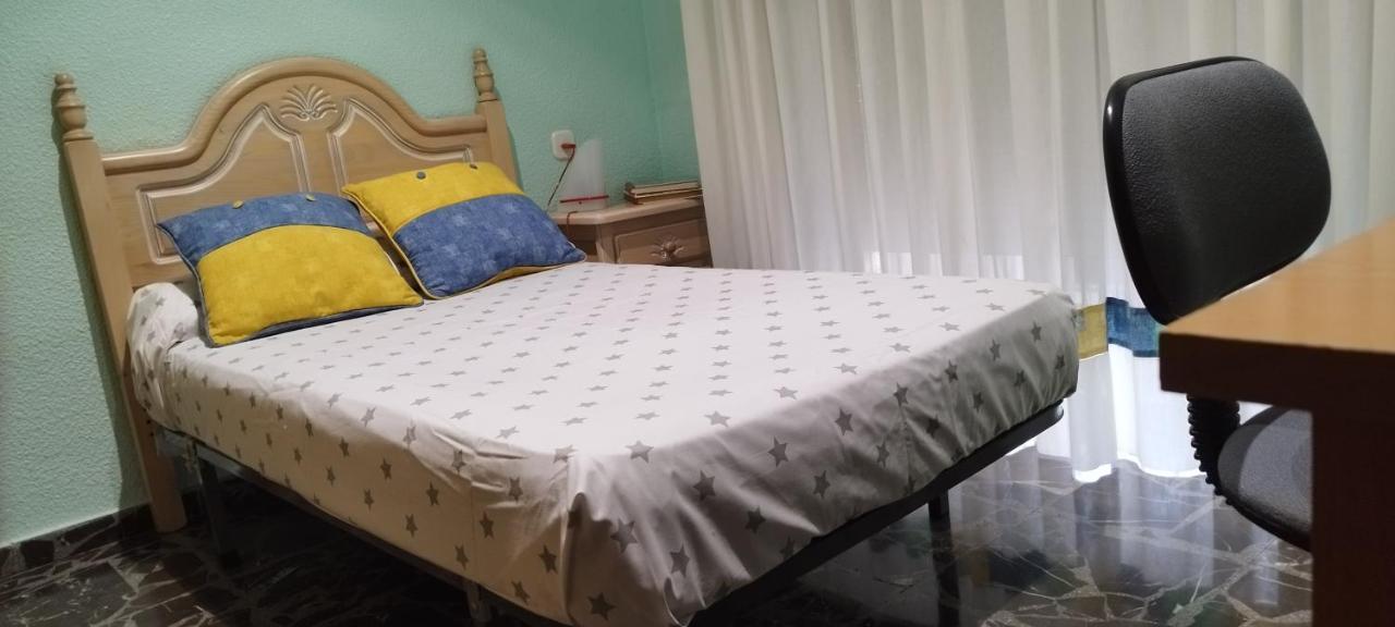 Elche Holidays Екстериор снимка