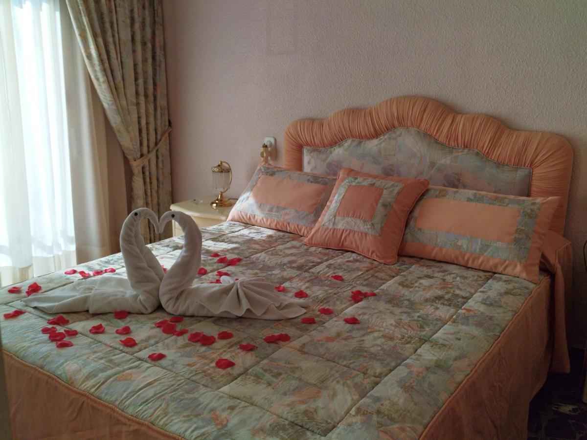 Elche Holidays Екстериор снимка