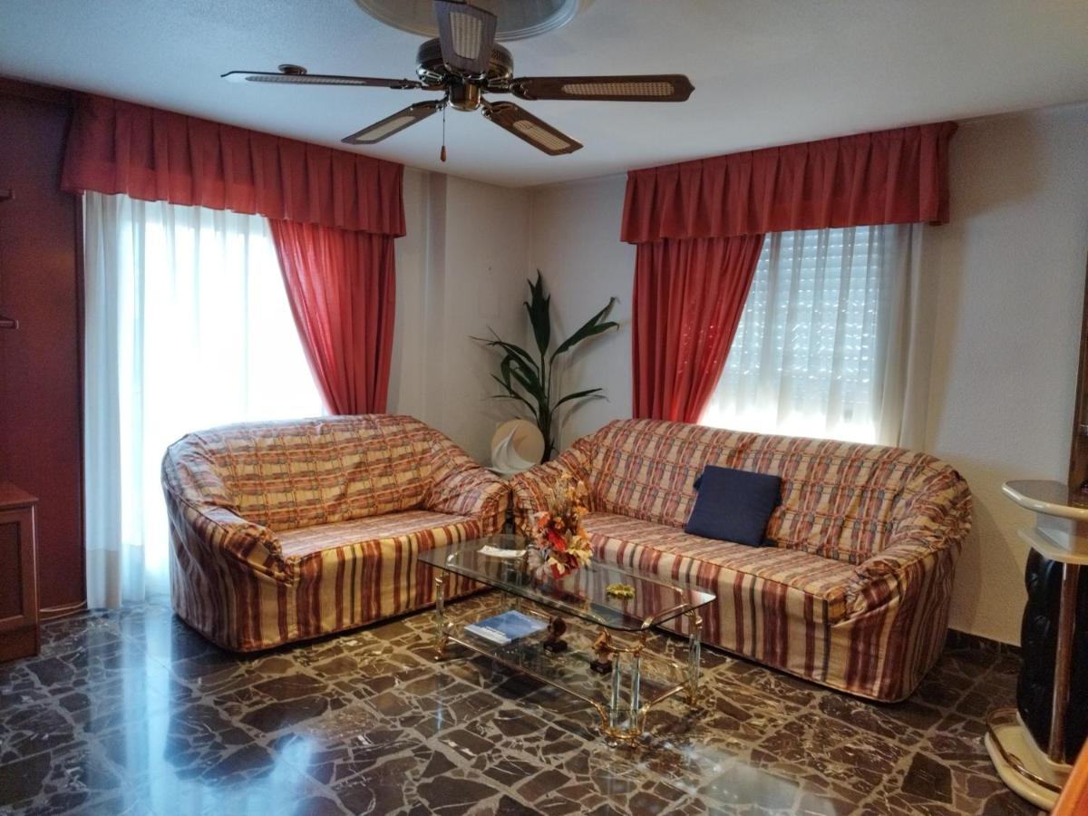 Elche Holidays Екстериор снимка